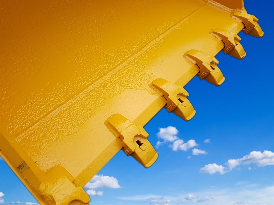 Approx 37 Ct of Loose Boulder Opal Chips (Coober Peby) In glass disp/bottle