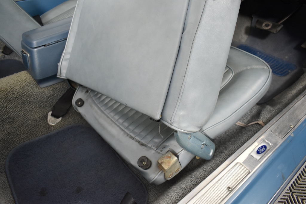 Waterproof  Watch Barrel Shaped Transparent Quartz Watch Popular