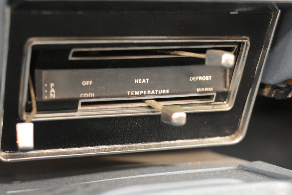 Vintage Enameled Easter Egg Diamante Jewelry Organizer Trinket Box Décor