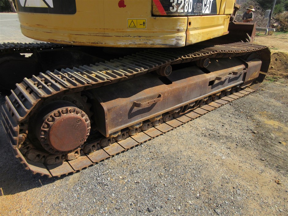 HOLDEN MOTORING SET OF 7 LOGO PIN COLLECTION SET IN PRESENTATION BOX