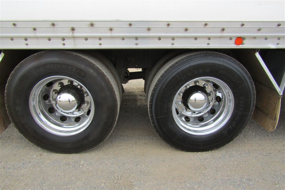 NEW XU1 Holden Torana Colour Silver Stunner Coin & Display Box COALTD