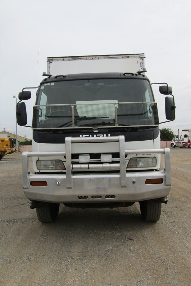 2010 BATHURST WINNER GOLD MEDALLION IN BOX LOWNDES HOLDEN VE COMMODORE
