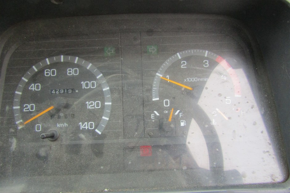 10mm White Pearls with Tiger Eye Gemstone Necklace