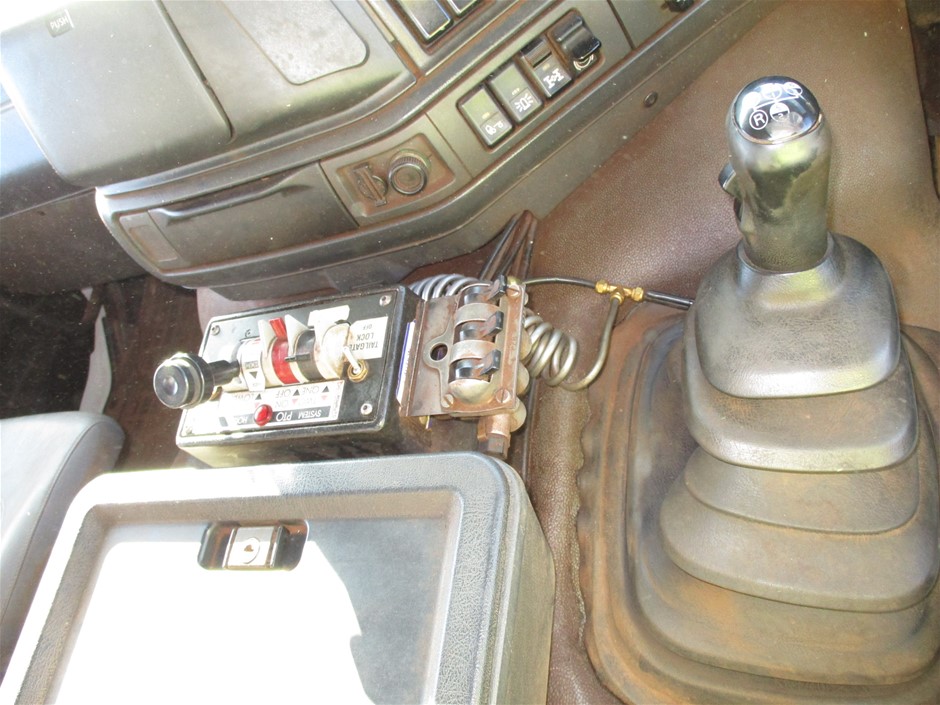 Wolf Blass Red Label Shiraz (6x 750mL), SEA.