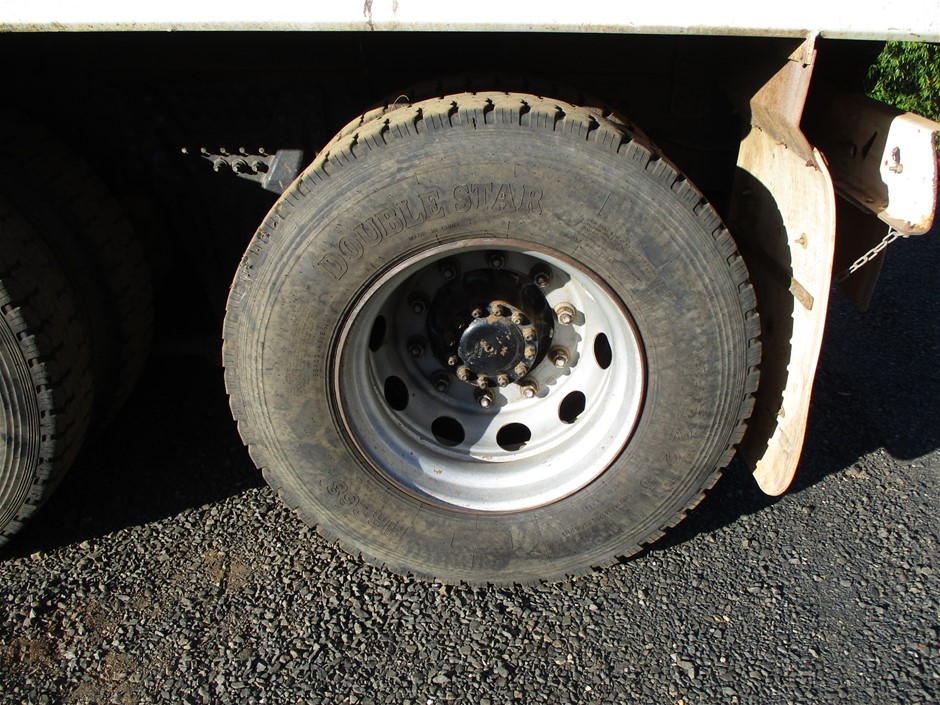 Wolf Blass Yellow Label Chardonnay (6x 750mL). SA