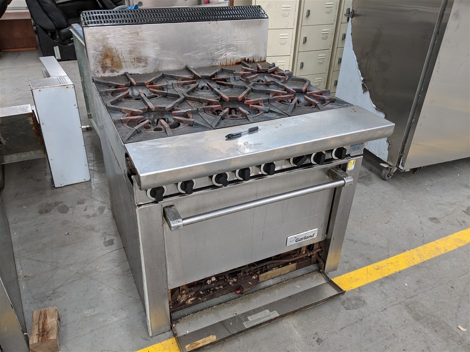 Men's Chunky 10mm Wide Figaro Necklace in Silver - 22 inches