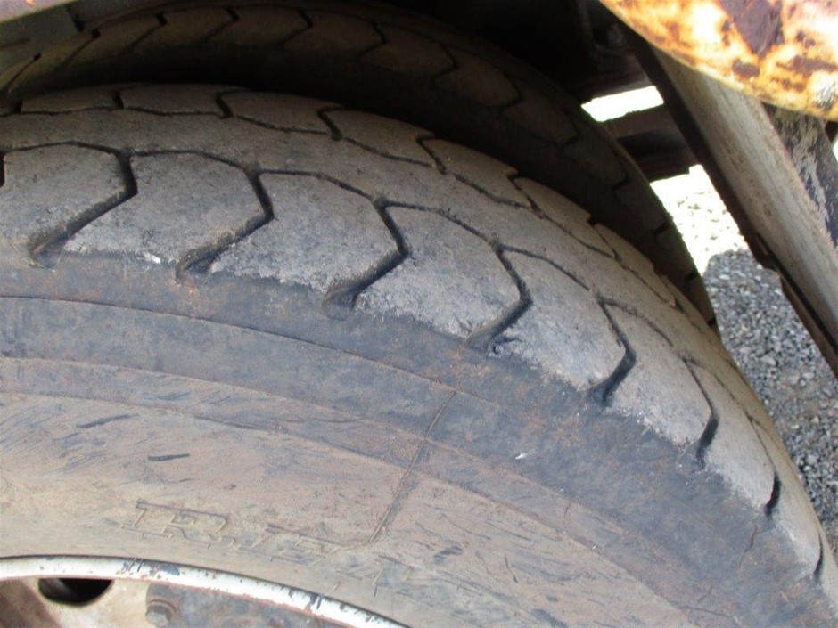 Classic Rhodium Plated Simulated Diamond Filigree Heart Locket