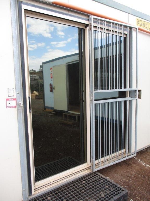 Heated Pressure Washer/Water Blaster with Tank (Unused)