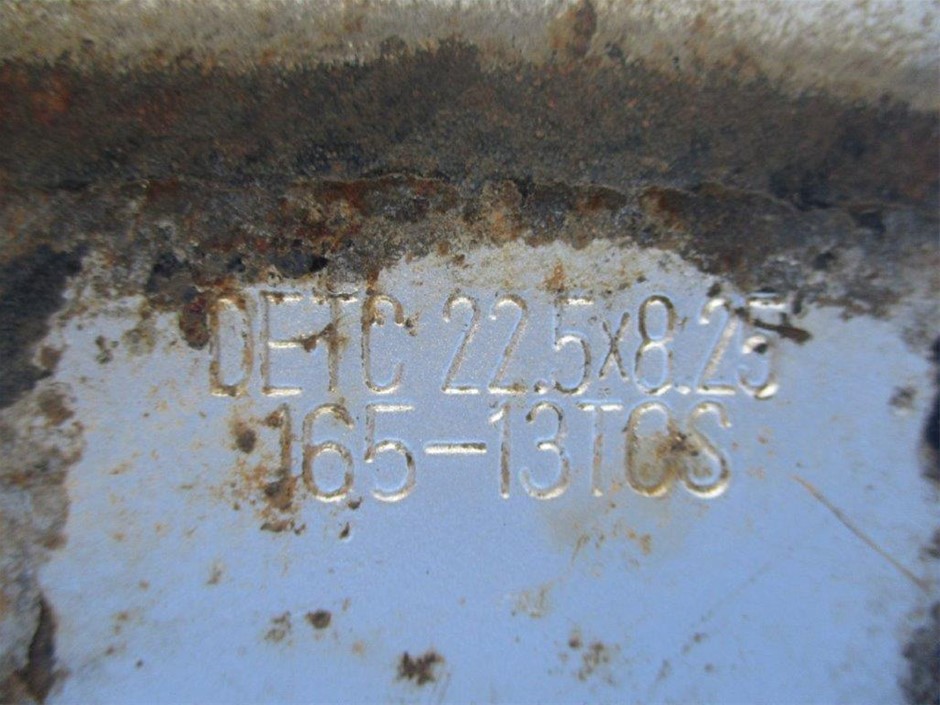 9K YELLOW GOLD 2.00ct F VS LAB DIAMOND OVAL TRILOGY RING