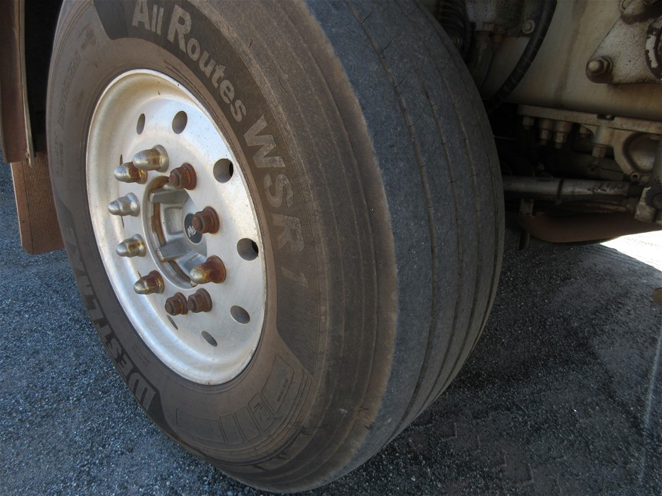 9K WHITE GOLD 0.33ct F VS LAB DIAMOND MARQ DOUBLE RING