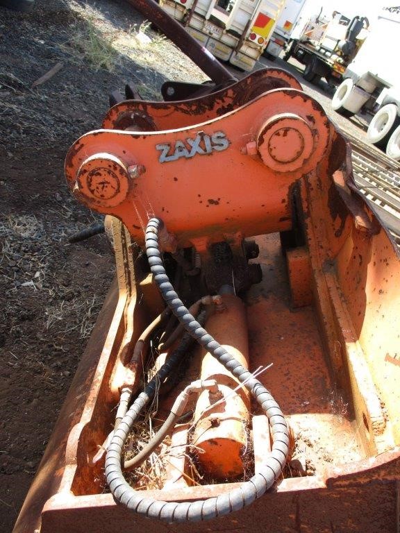 9K YELLOW GOLD 0.12ct F VS LAB DIAMOND PEAR WAVE RING