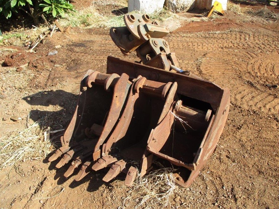 9K WHITE GOLD 0.75ct F VS LAB DIAMOND FLOWER CLUSTER RING