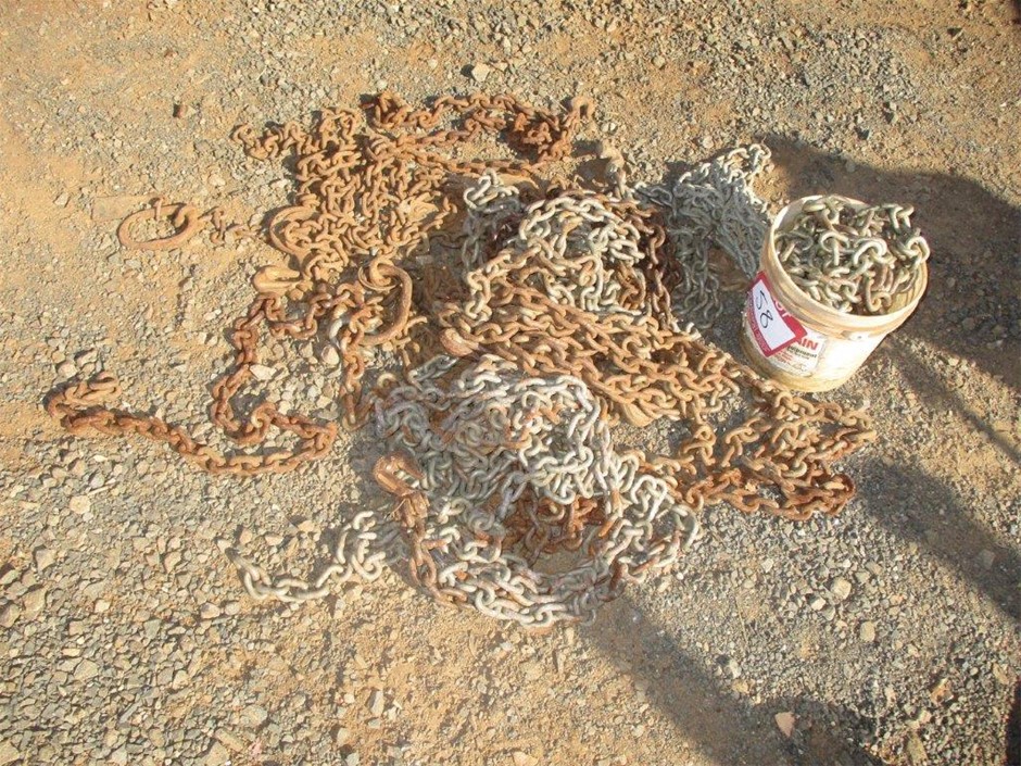 9K WHITE GOLD 0.50ct F VS LAB DIAMOND CHANNEL SET BAND