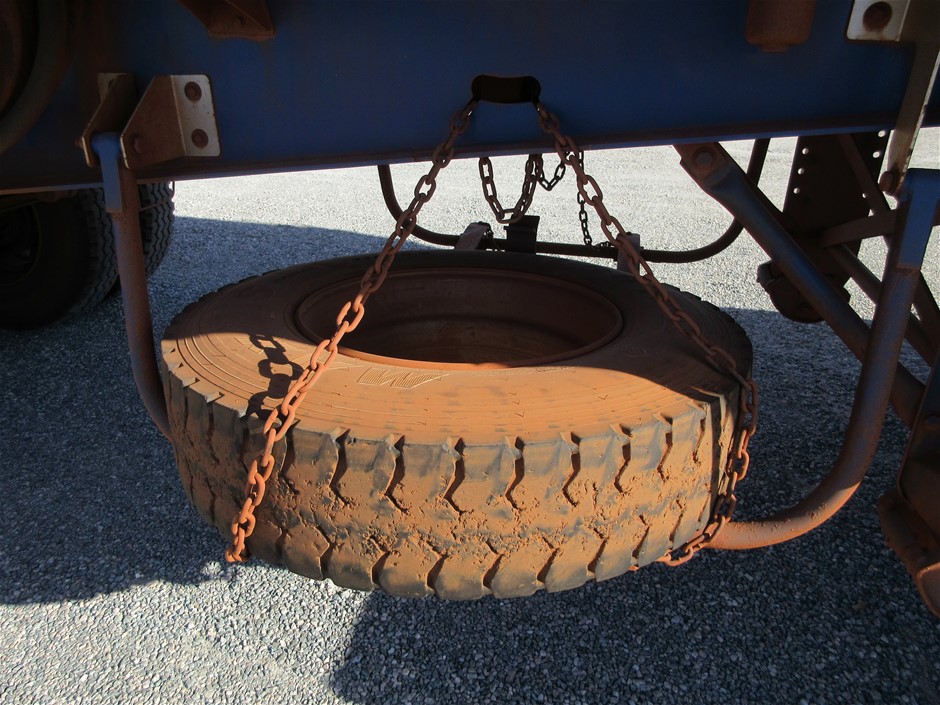 18K/ITALY Yellow Gold Filled bangle -(stamped 18K/Italy)