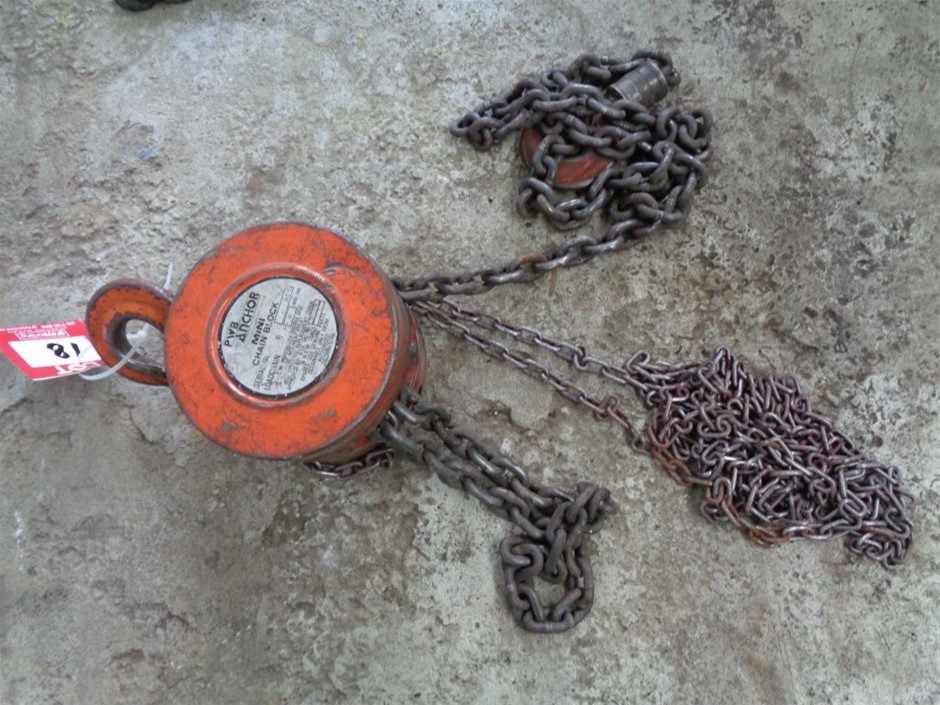 925 Sterling Silver Twisted Ring Simulated Diamonds - Size 9