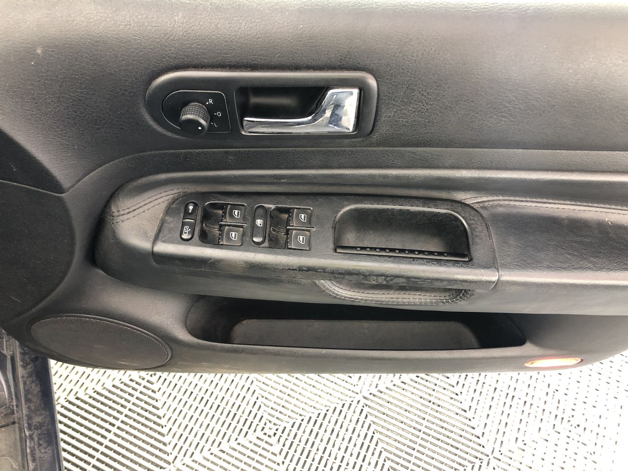 Cylinder Steering GP RH