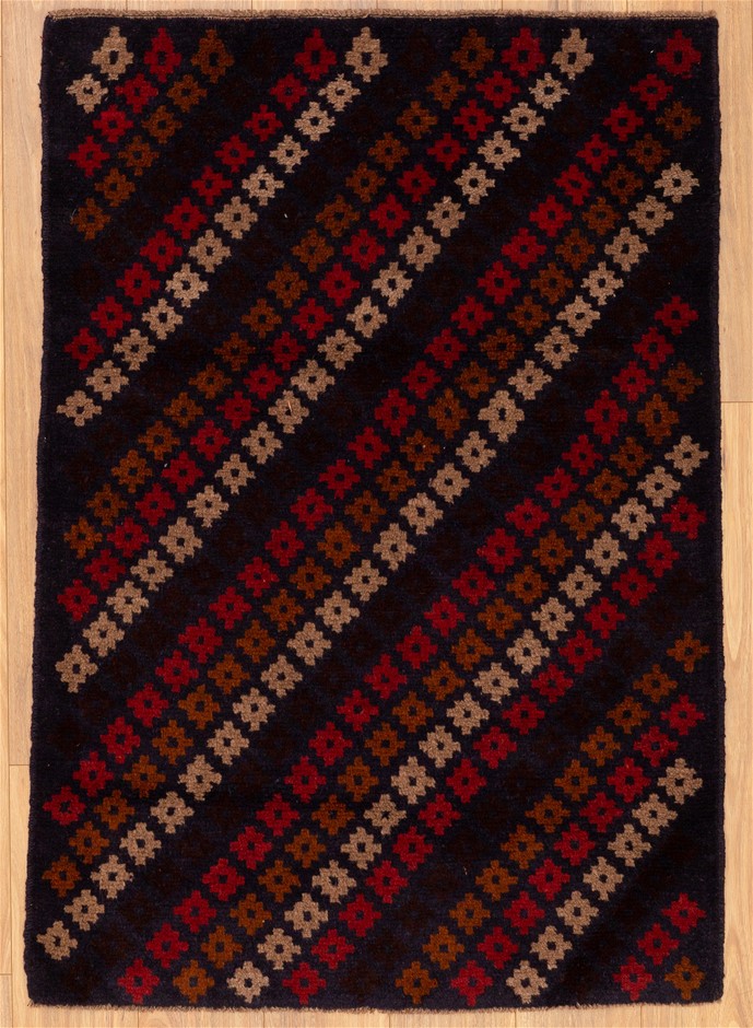 Initial Charm Letter  'L' Pendant Necklace