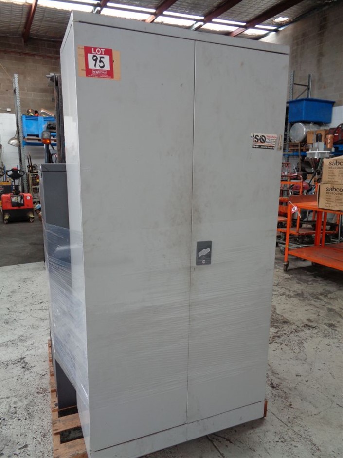 Mikasa Kyler Dinnerware 20 Piece Set. N.B: Not in original packaging, 2 x p