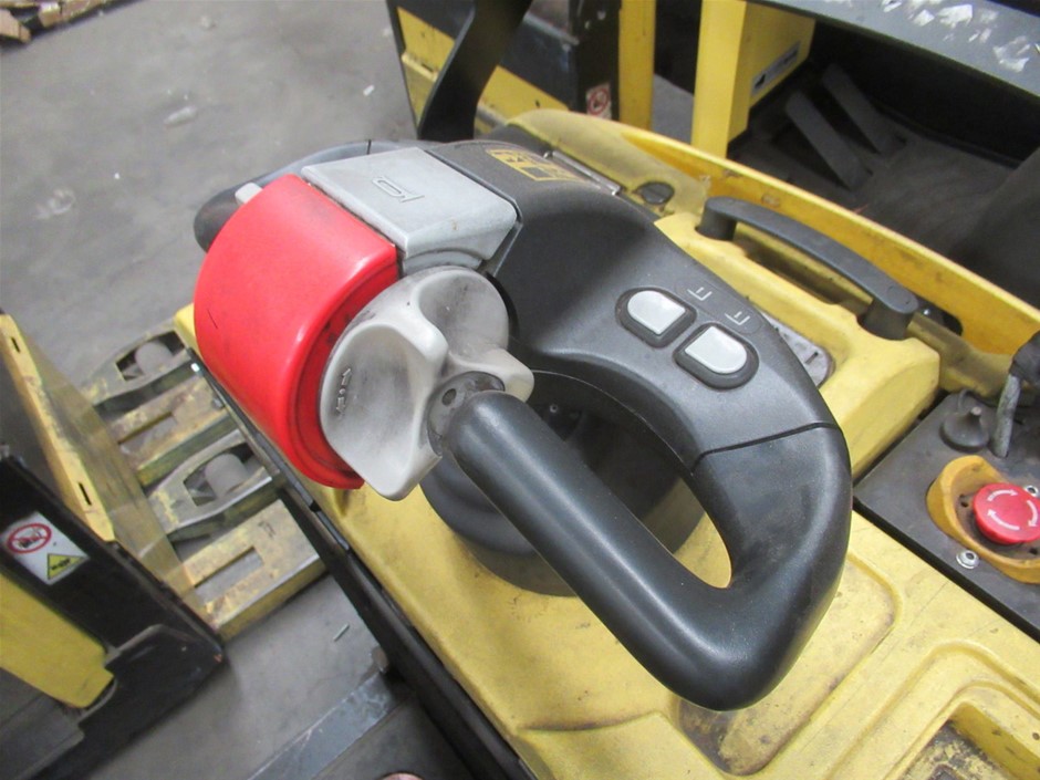 AMAZON BASICS 3-Door Collapsible Soft-Sided Folding Soft Dog Travel Crate K