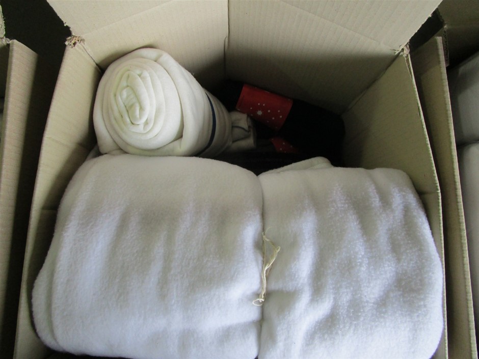 CASUAL LIVING Lap Desk w/ Removable Knit Cover.