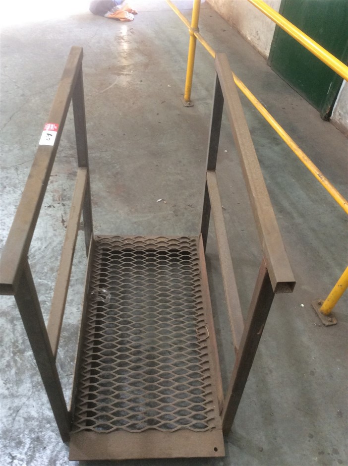 Quantity of 200 1650mm Star Pickets ( Unused),