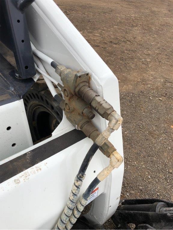 1.00ct Radiant Natural Emerald - Oval Cut