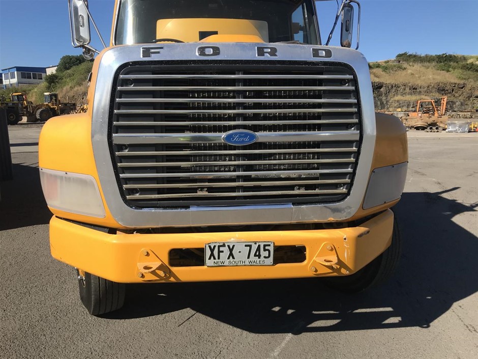 0.32 Ct Oval Yellow Sapphire Gemstone