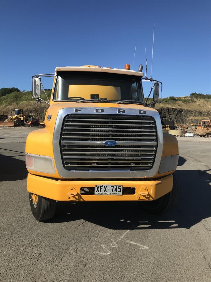 0.33 Ct Two Oval Emerald Gemstone