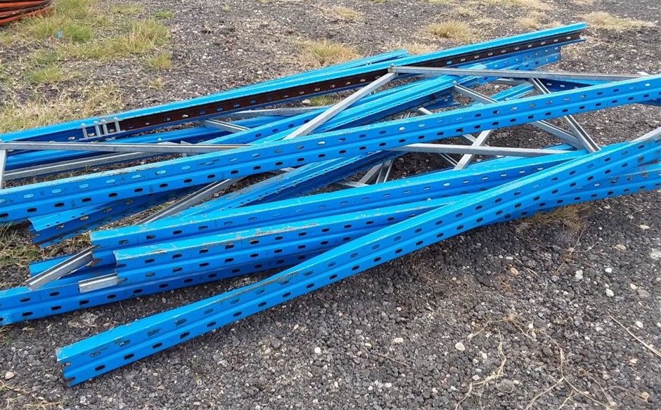 1/100 Scottdale gold bar unc