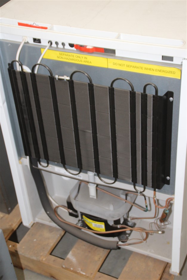 1966 Australia silver 50 cents in box UNC x 2 & 1 Gram Germania Silver bar