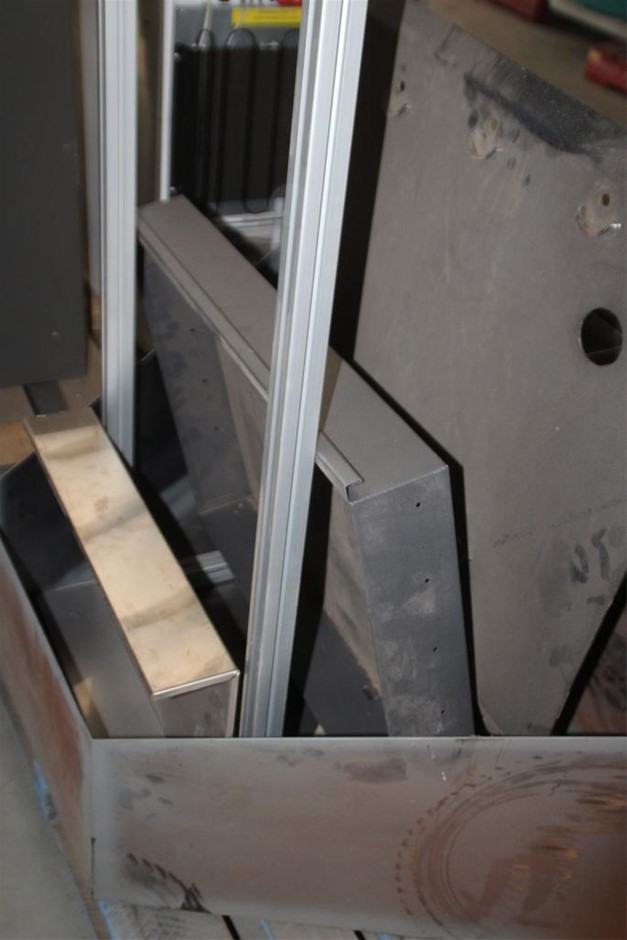 18K White-Filled Cuban Chain Bracelet with Simulated Diamonds - 17.8cm