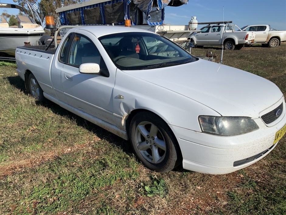 Baroque Pearls & Large Lobster Clasp Gold Plated Bracelet