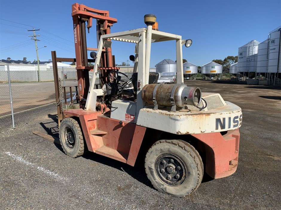 7-8mm White Pearl & White Baroque Pearl Glam Pendant.