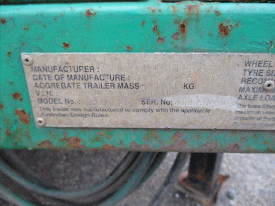 SAMSUNG Watch 4, Small (40mm), Black. NB: With scratches and damage packagi