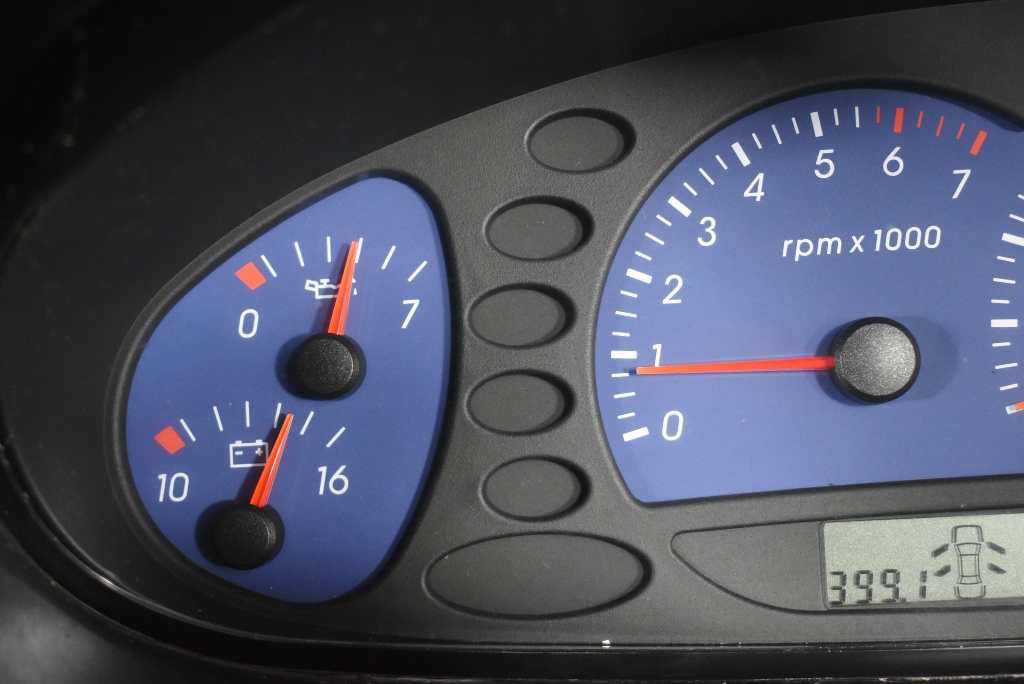 CROCS Unisex Adult Off Court Clog, Bone, US M6W8