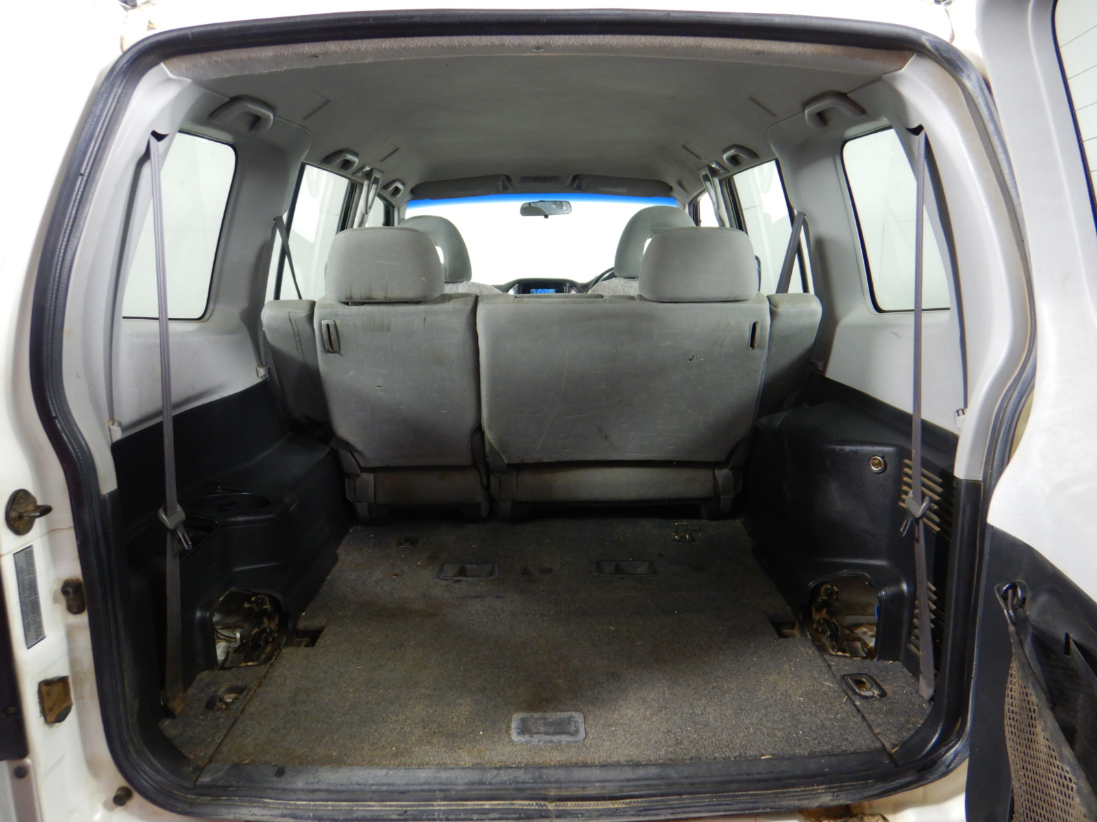 BUNDLE of 3: RUBBERMAID Window Cleaner Spray Bottle (with MF Pad and Squeeg