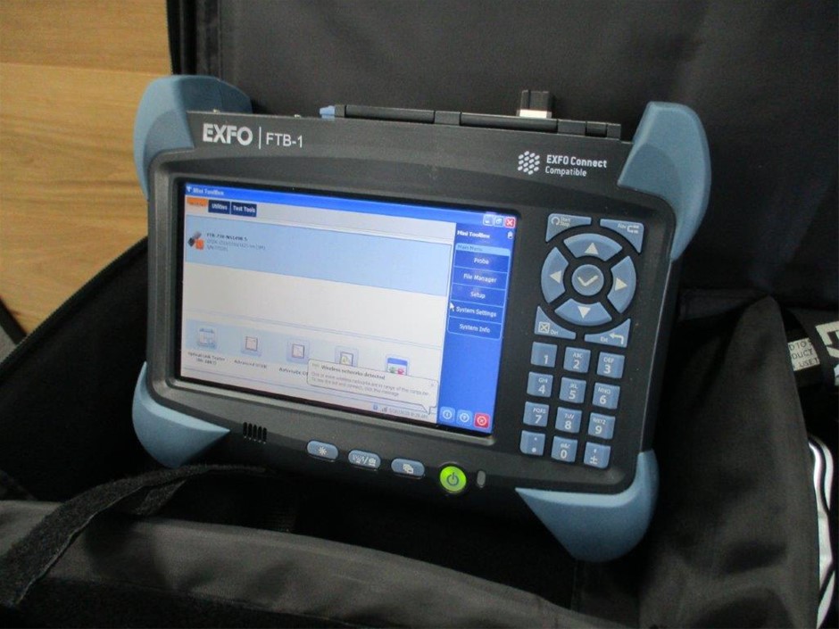 Box of 32pk U BY KOTEX Overnight Extra Long Pads w/ Wings. N.B: Damaged pac