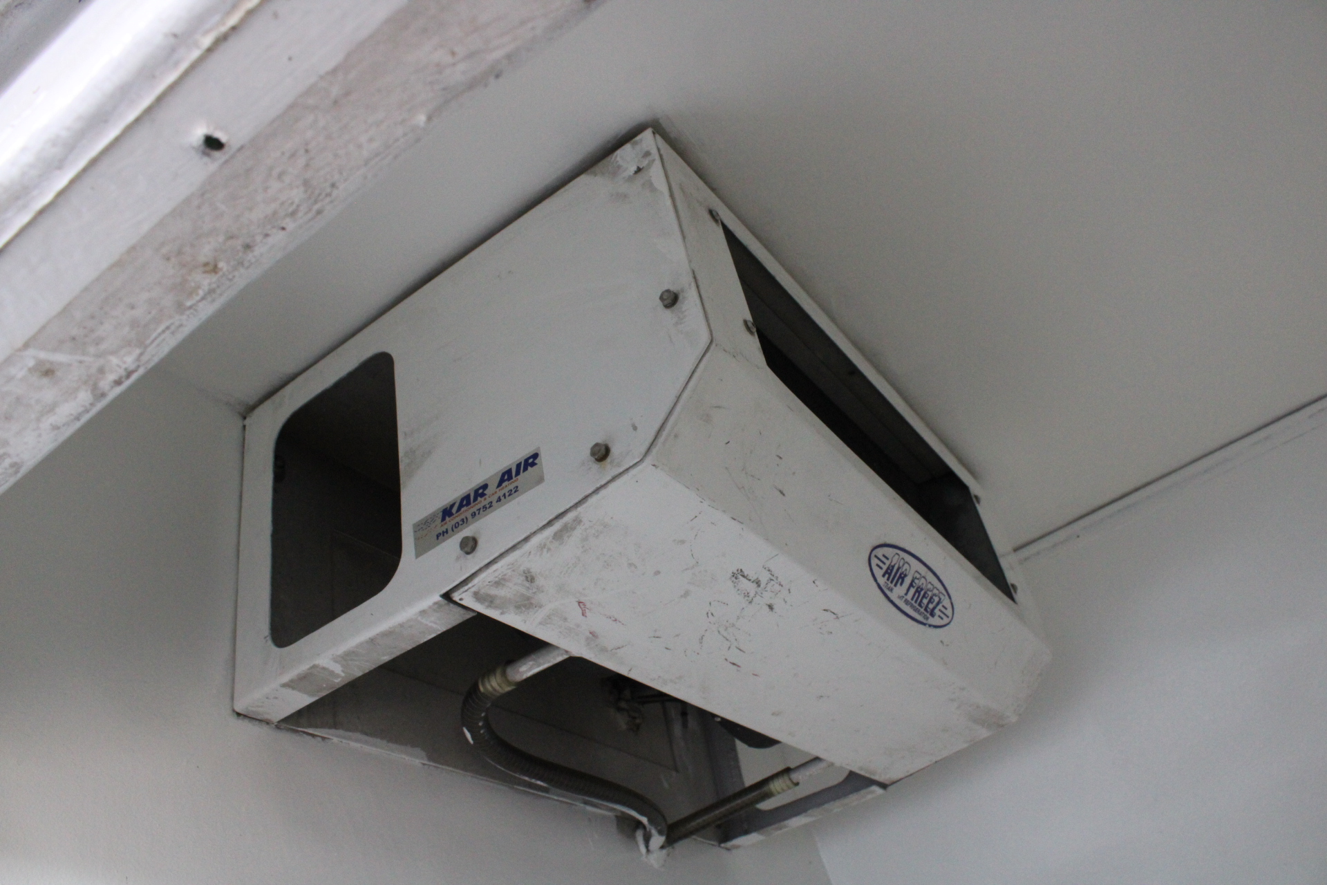 43 x NESTLE KitKat Chocolate Bars, 42g.