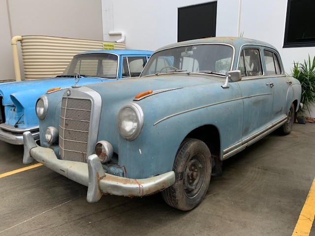 2 x WITOR'S Italian Truffles Assorted Chocolates, 1kg. N.B: Damaged packagi