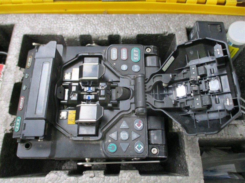 40 x KRAFT Easy Mac Classic Cheese Flavour, 70g Each.