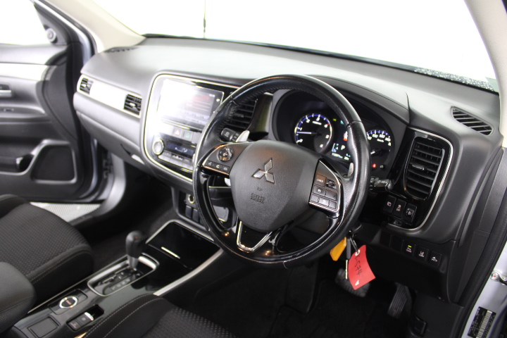 MAISTO 1:10 Formula Racing RC Red Bull Sergio Perez.