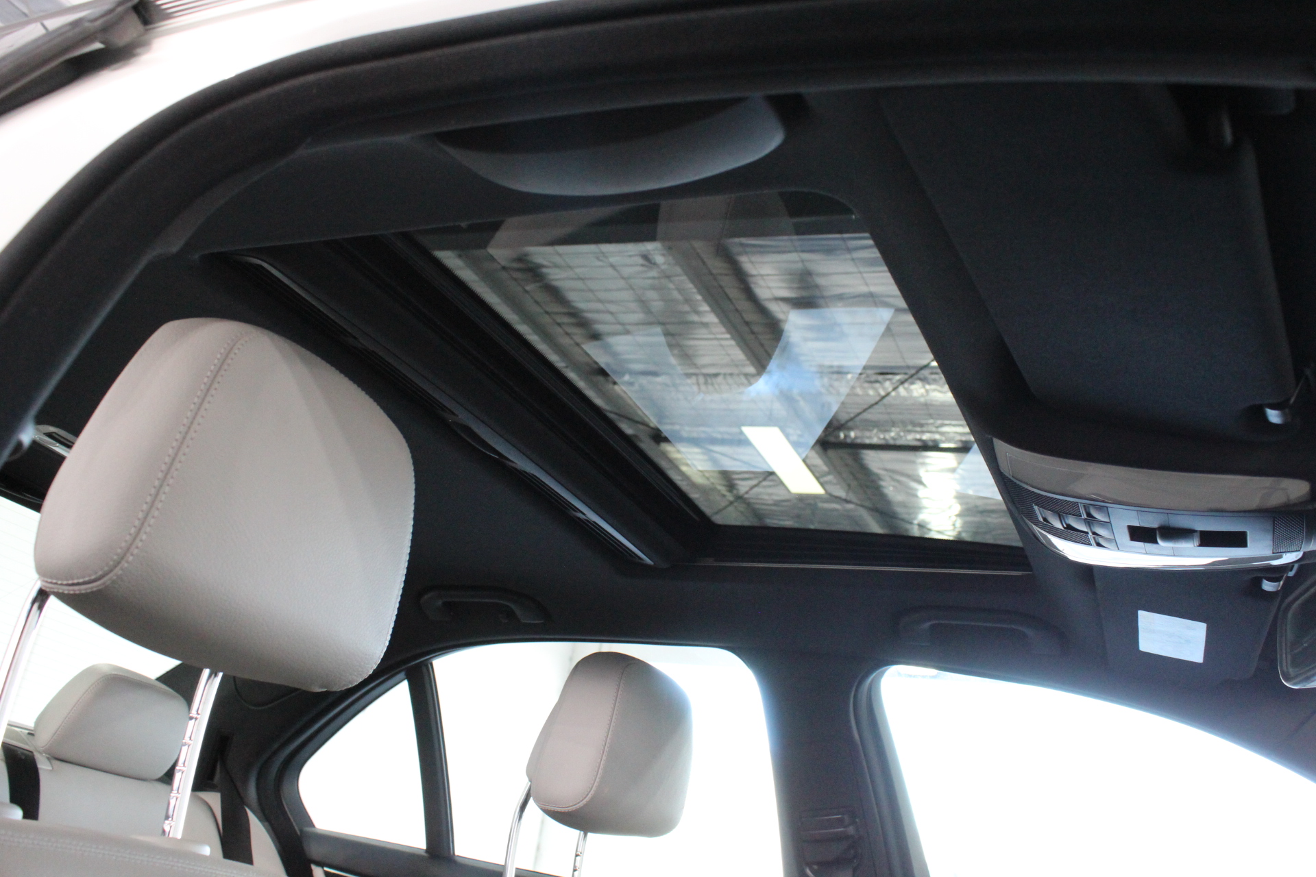 6 x Pack of 50pc TRAGALGAR Fabric Strip Band-Aids.