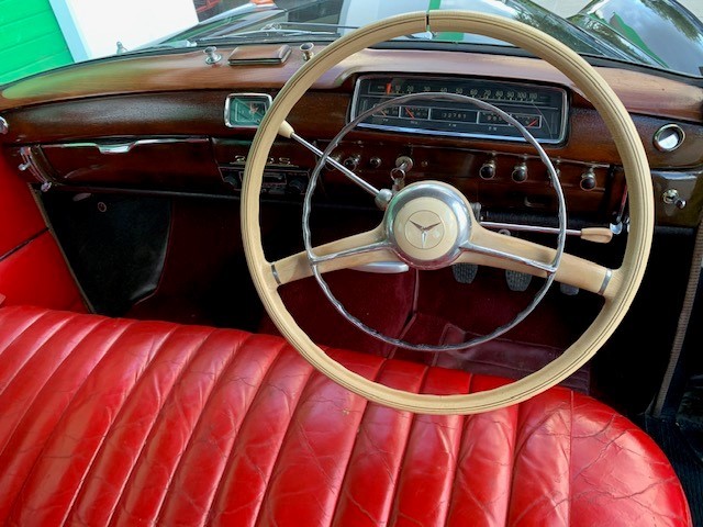 0.12 carat white round 4 diamond