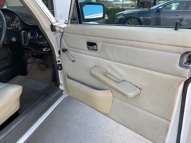 1984 Australia first $1 proof Coins with Velvet Case & certificate