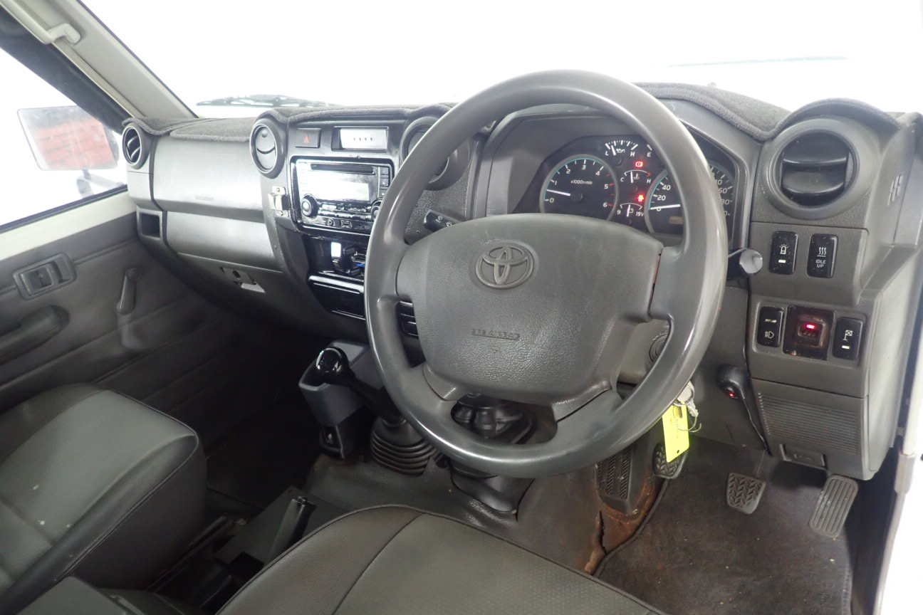 Wolf Blass Yellow Label Moscato  (6x 750mL). Current Vintage Release