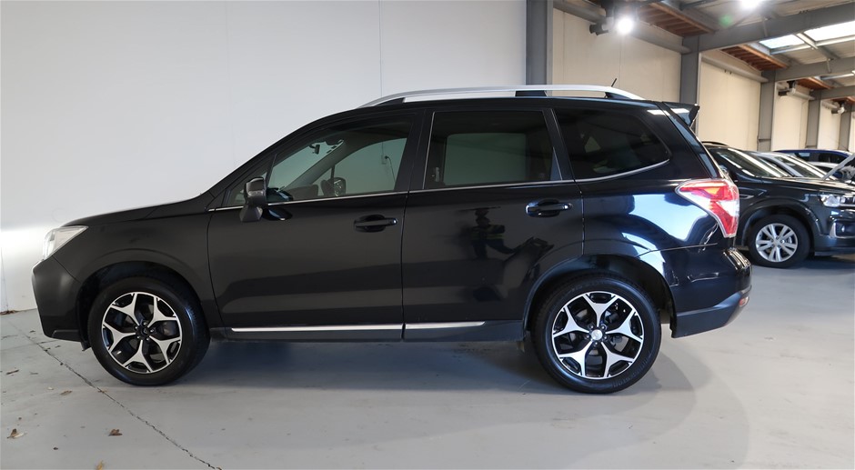 Elephant in the Room Buttery Chardonnay (6x 750mL).