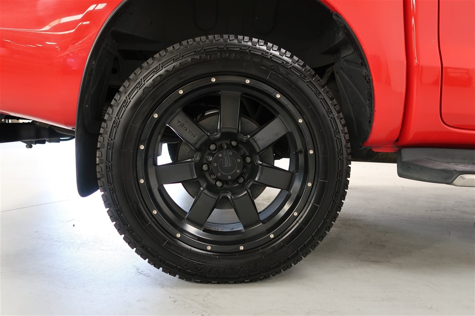 Stunning Rhodium Plated Champagne Crown Heart Ring - US Size 7