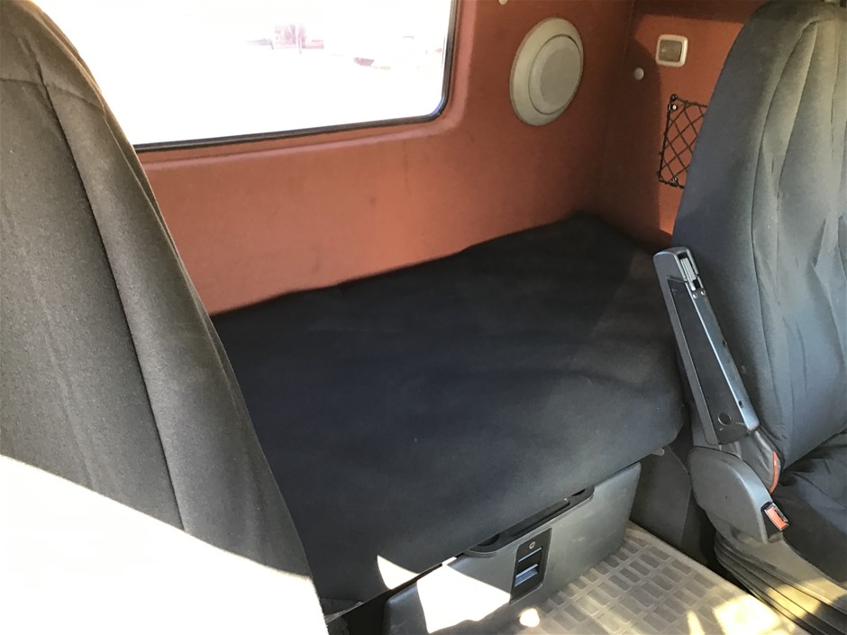 Classic 925 Sterling Silver Plated Bangle - DEMO