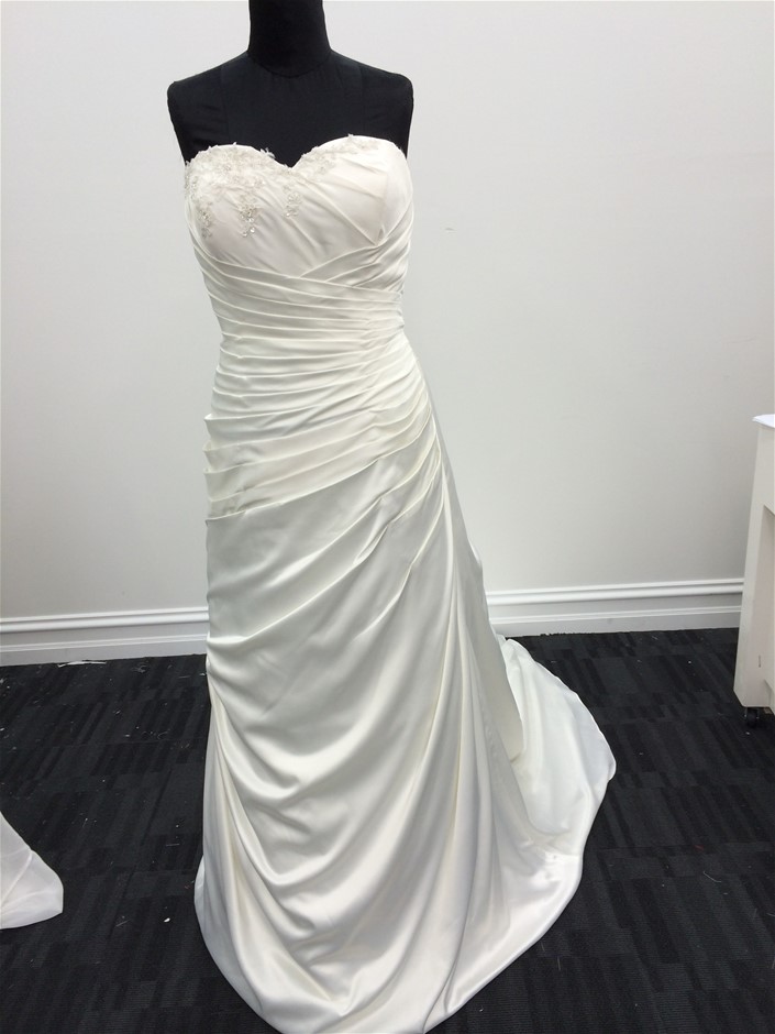 7" Tennis Bracelet Featuring 27 Crystals by Swarovski®