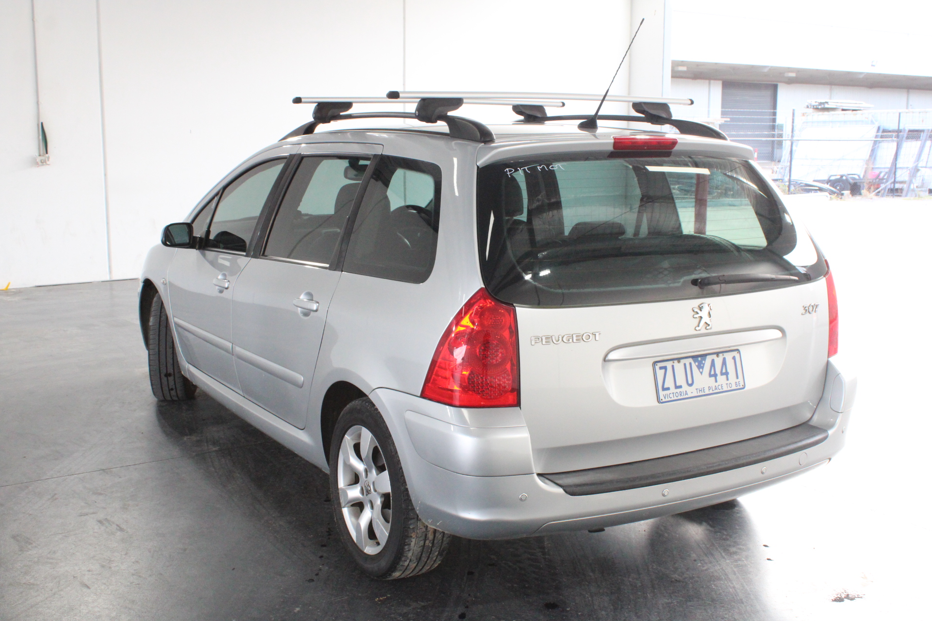 925 Sterling Silver Simulated Diamond Band Ring - Size 7